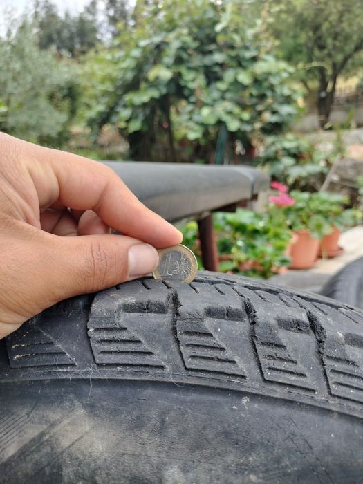 4 Pneus usados 225/75 R15 M+S – SUV / Jipe