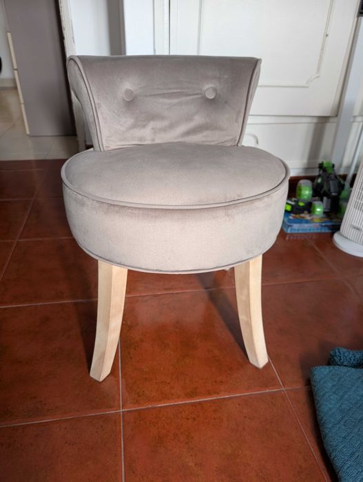 Cadeira quarto pequena