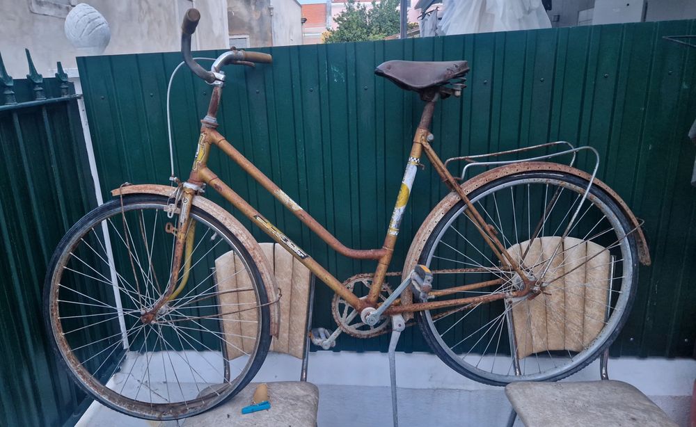 Vendo bicicleta antiga