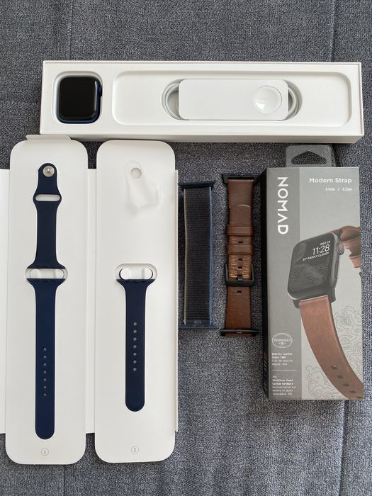 Apple Watch Series 6 Blue Aluminum Case Deep Navy Sport Band GPS 44mm