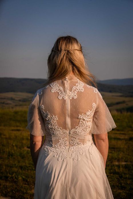 Suknia ślubna boho/rustykalna Ecru