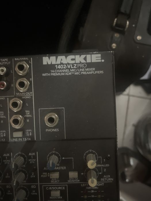 Mackie mesa  mistura  e mais para musica.