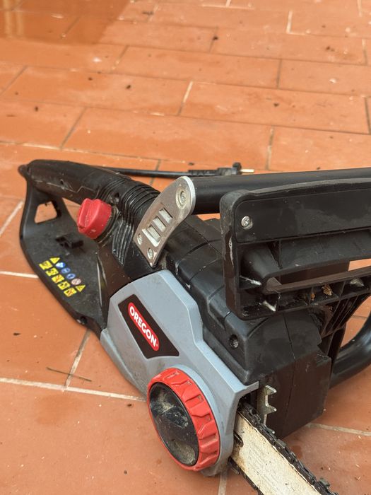 Motosserra elétrica Oregon 2400w