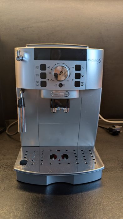 Ekspres DELONGHI Magnifica S ECAM