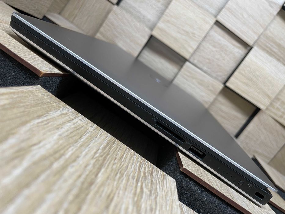 №5439 Ноутбук Dell XPS 15 9560 UHD IPS GTX1050/i5-7300HQ/RAM16/SSD512