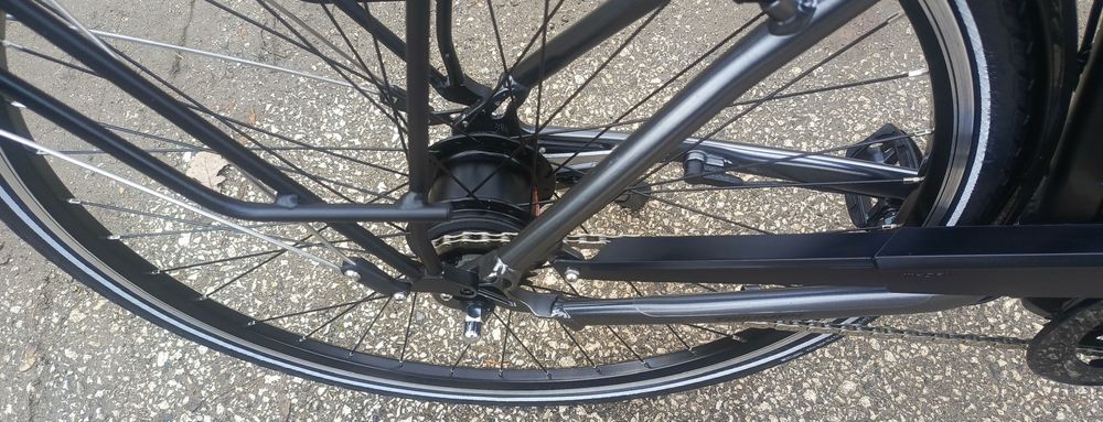 Rower elektryczny TRIUMPH  STAN JAK NOWY przebieg  33 km