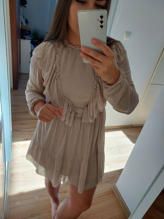 Beżowa sukienka ecru xs sinsay falbanka mini