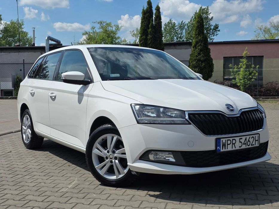 Skoda Fabia SALON POLSKA Bezwypadkowy Tempomat 95km 2kpl OPON KAMERA Cofania