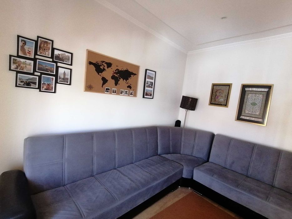 Sofá cama com chaise Long e arrumação dupla