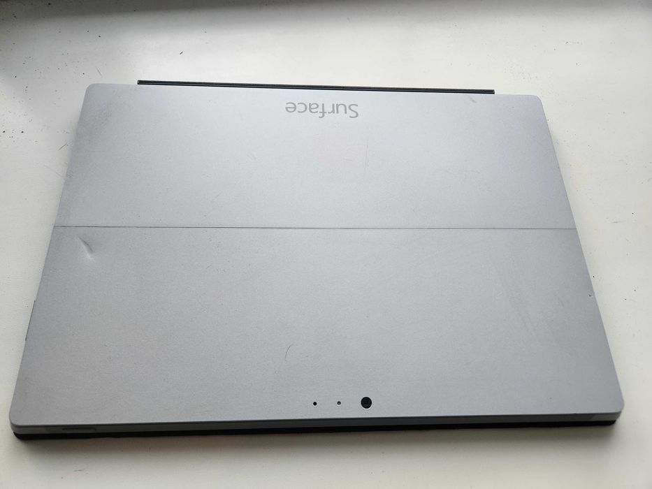 Планшет 2в1 Microsoft Surface Pro 3 12.2" QHD i3-4020Y 4/64Gb