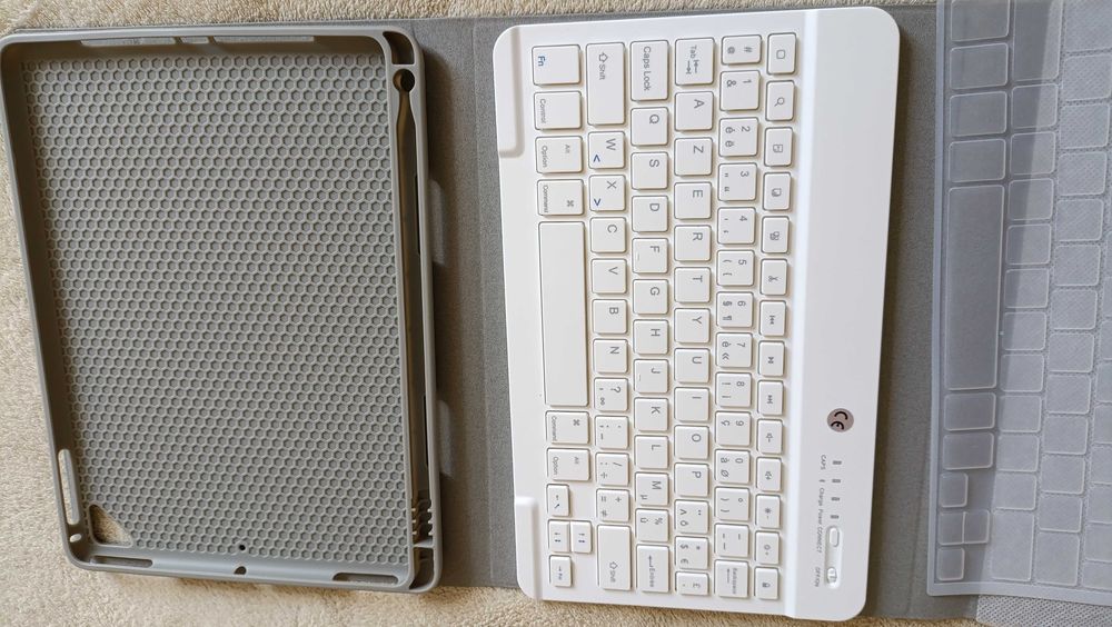 Чохол-клавіатура для iPad 9.7 та інших