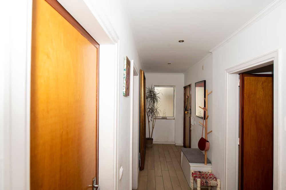 Amplo apartamento T3 em zona nobre de Coimbra