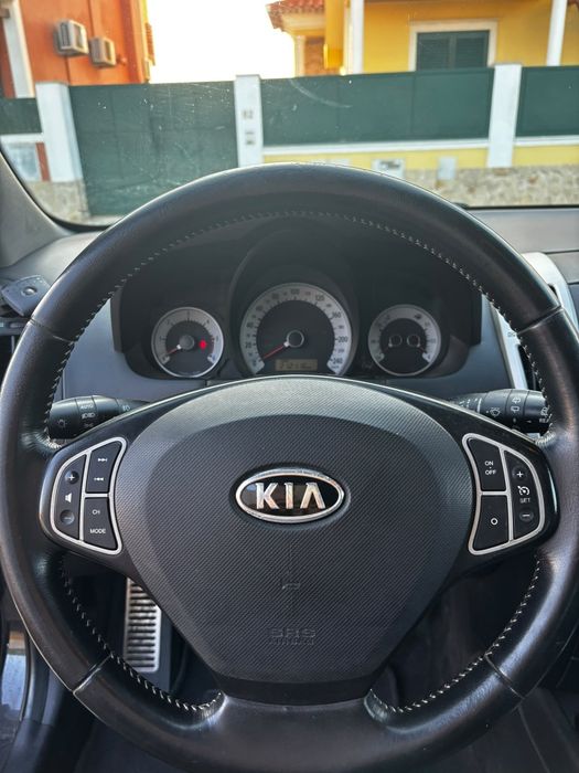 Kia Ceed Scoupé 1.6 crdi 115cv_ Ano 2009