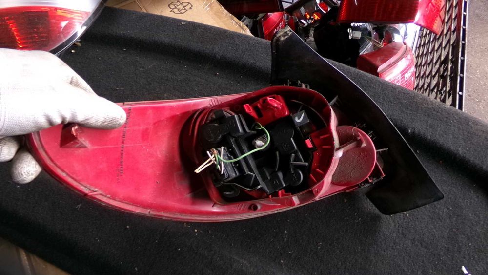 Maj66 Lampa tylna prawa peugeot 206 lift wysyłka części