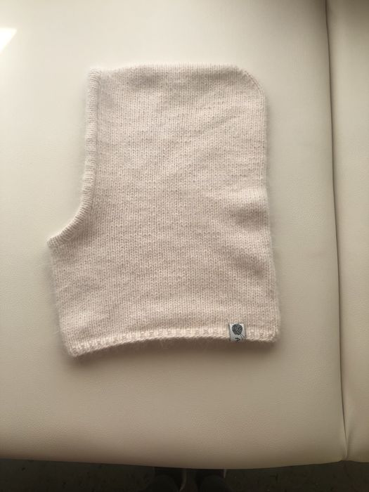 Капор теплий молочного кольору