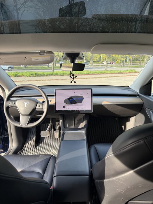 Tesla model Y 2022
