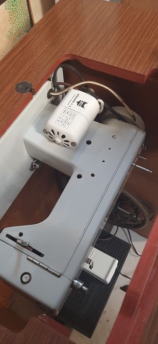 Máquina de Costura Cetron