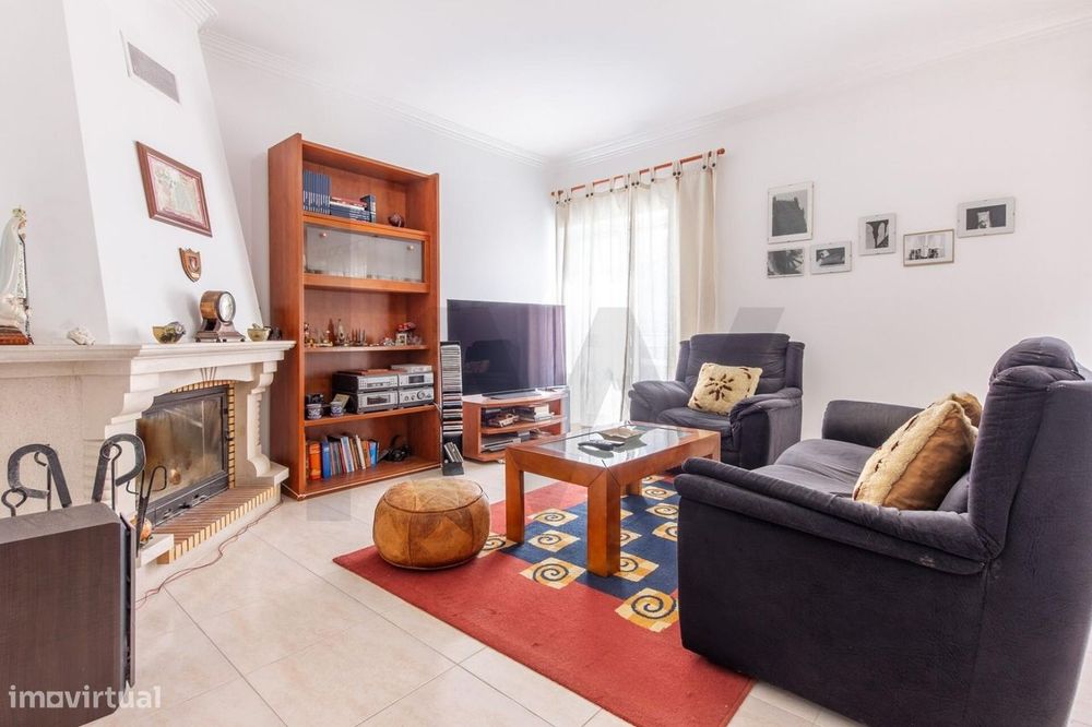 Apartamento T3 com Suíte, Lareira, Três Varandas e Arrecadação | Monti
