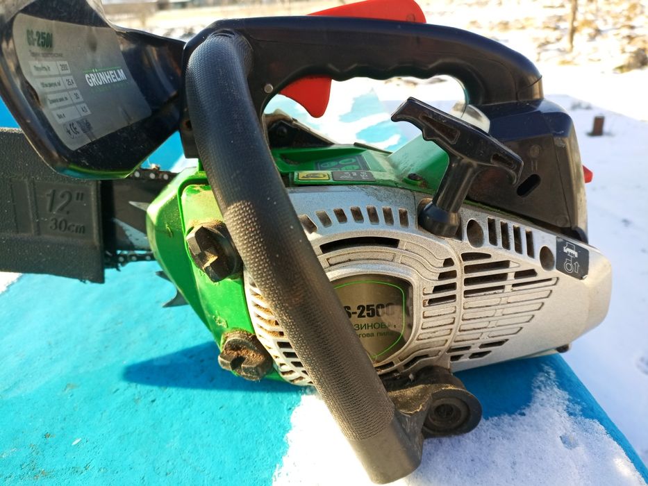 Продам бензопилу grunhelm гарному стані