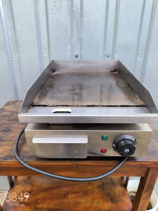 Продам жарильну поверхню , гриль.