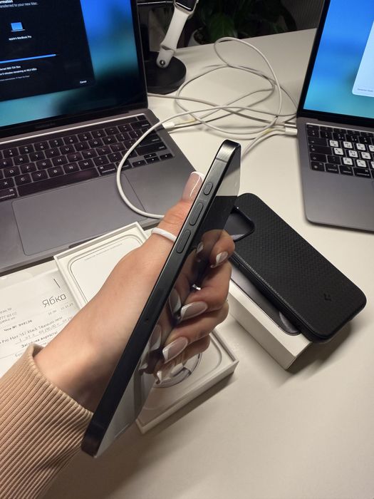 Ідеал Iphone 15 pro max 512 esim Black Titanium + чохол Spigen