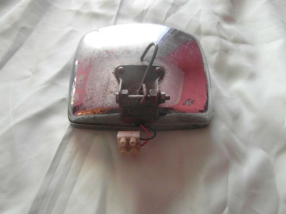 Farol e farolim carro antigo
