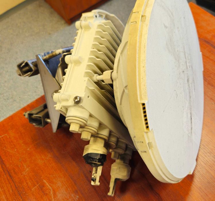 Radiolinia Siklu EtherHaul 1200TL 70GHz 0,3/0,3m 700Mb/s Full Duplex
