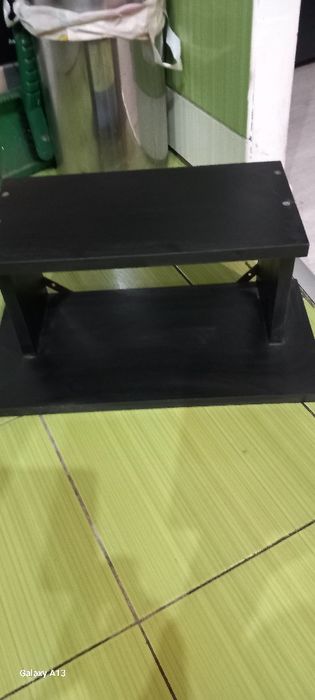 Czarna półeczką do powieszenia PRL