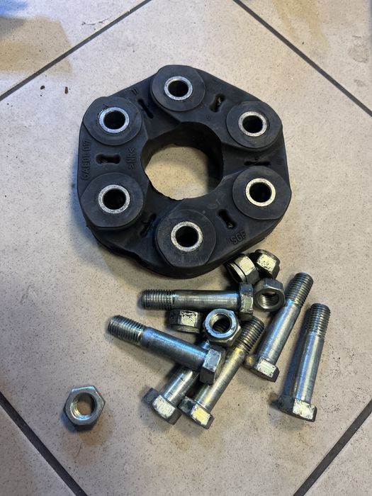 Łącznik elastyczny wału napędowego BMW E30 E24 E28 E23 E34 E32 E36 E46