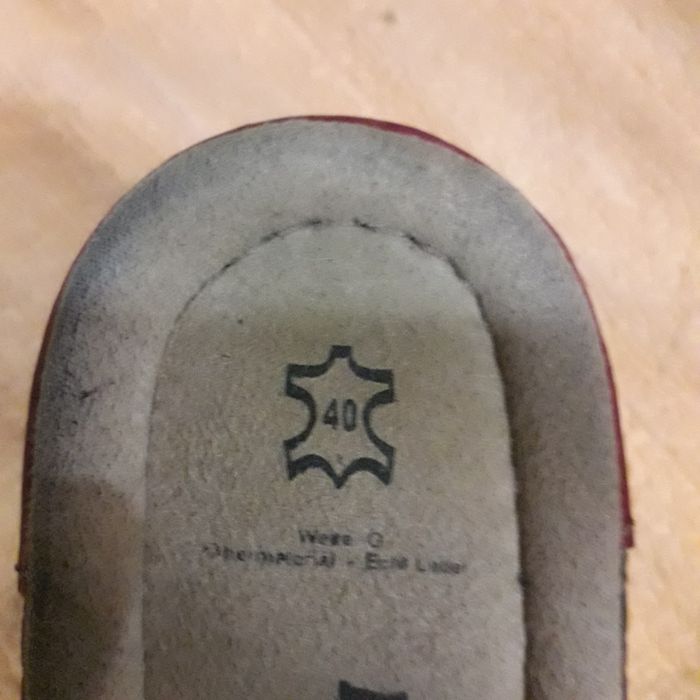 Różowe skórzane klapki na koturnie rozmiar 40