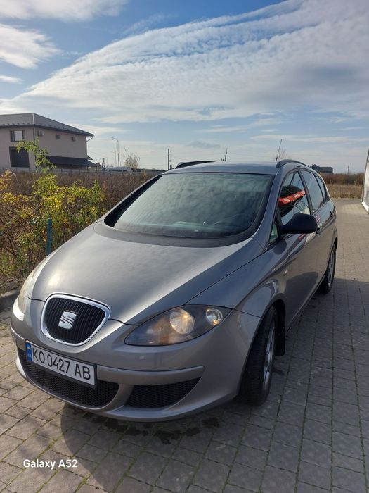 Чудове сімейне авто для літніх людей