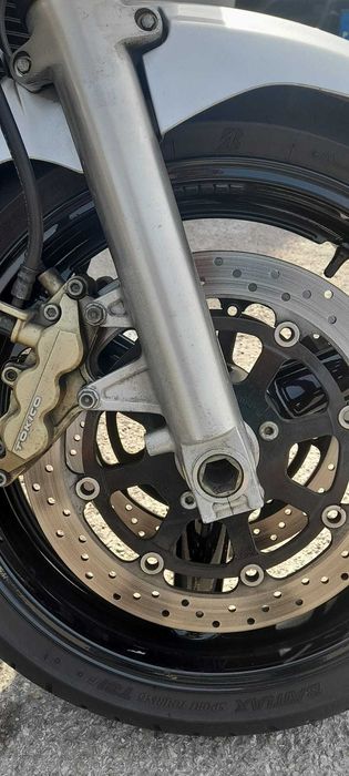 Suzuki 1400 GSX "a rainha das muscle bikes"