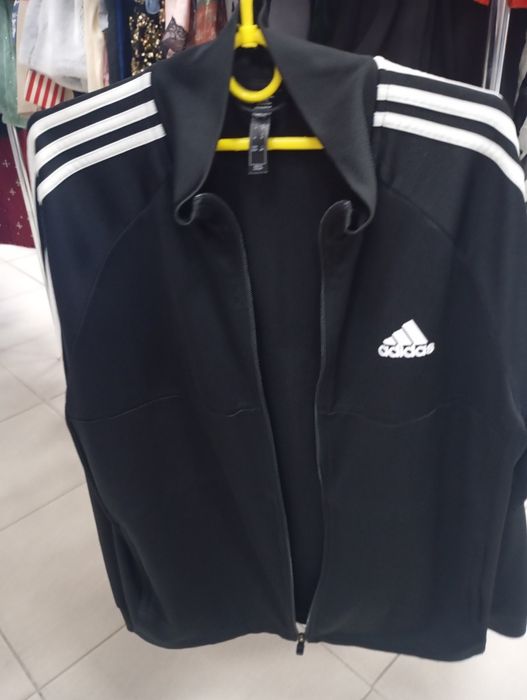 Продам кофту Адідас не ношена оригінал
