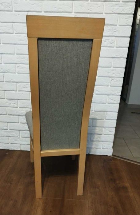 Krzesła z jasną tapicerką cena za sztuke