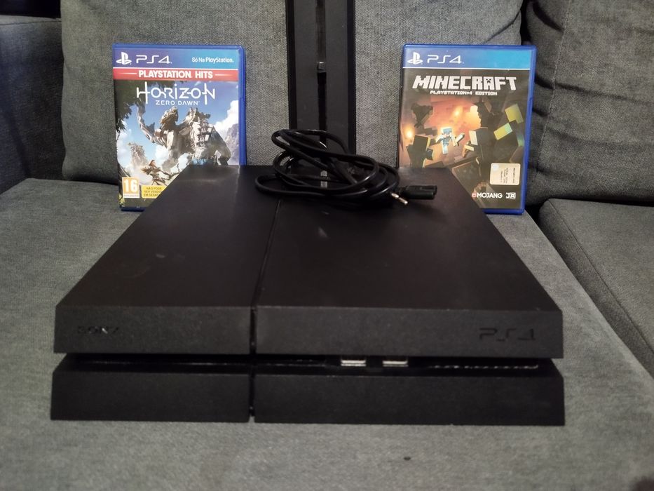 PlayStation 4 1Tb + 2 jogos + cabo de alimentação