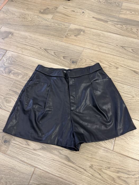 Нові кожанний шорти Zara xl