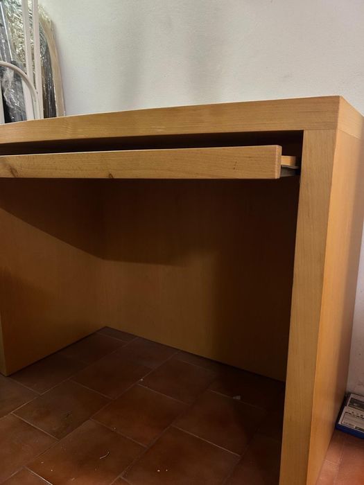 Secretaria de faia maciça