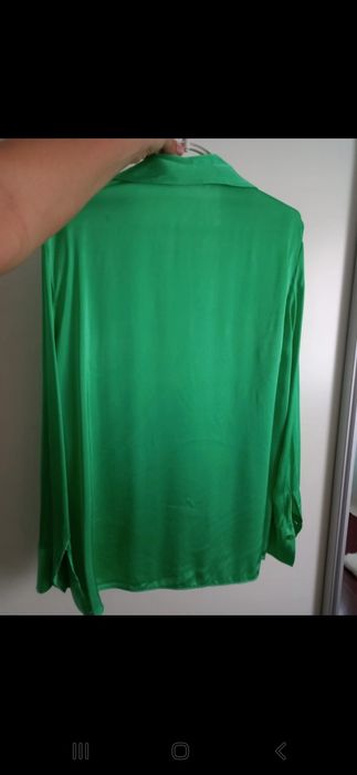 Camisa cetinada verde