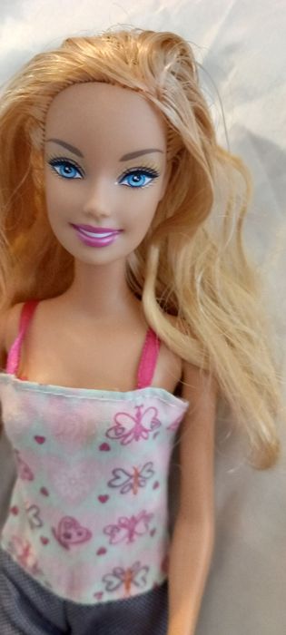 Boneca Barbie e um Ken