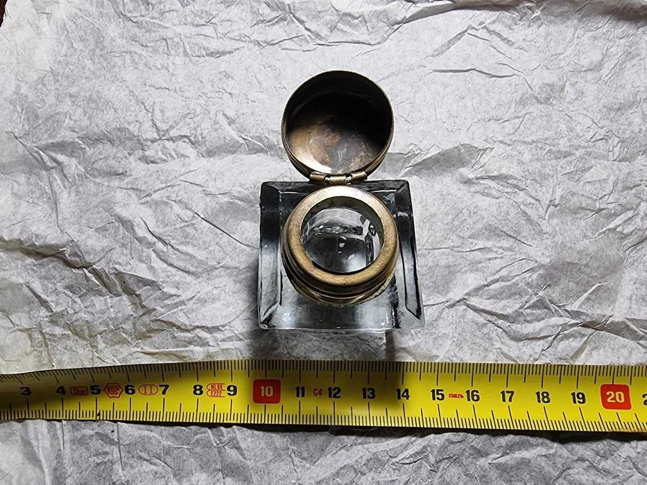 Tinteiro Simples em Vidro e Tampa em Latão