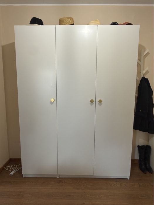 Armário 3 portas (tal como na imagem do ikea)
