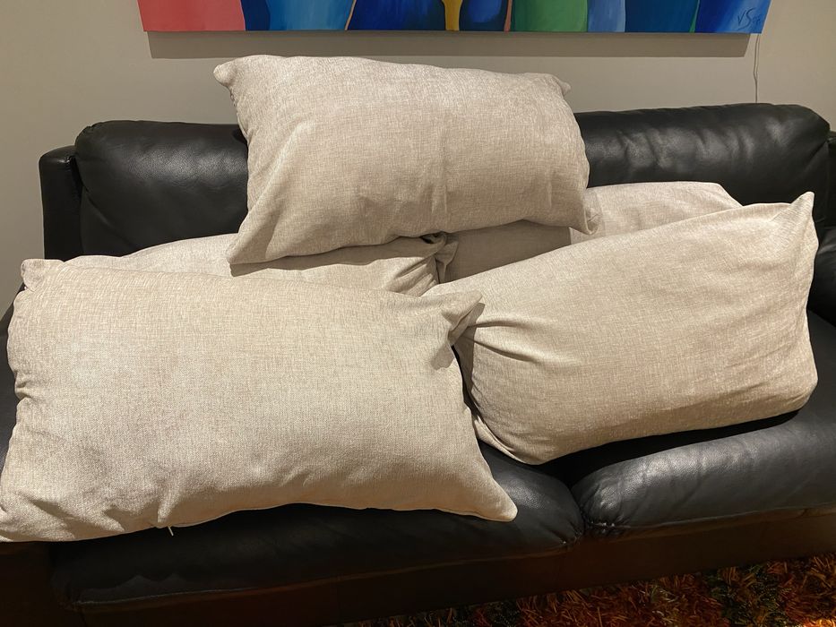 Vendo almofadas novas.