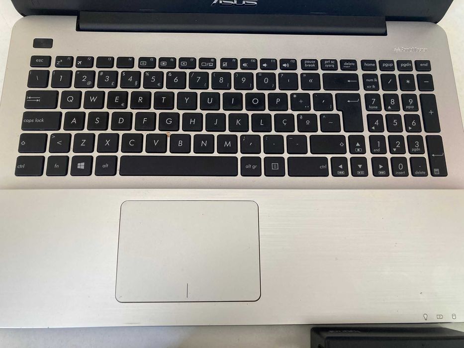 Portátil ASUS X555L