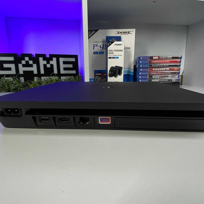Консоль Sony PlayStation 4 Slim 500GB Black PS4 Slim Чорна Вживана