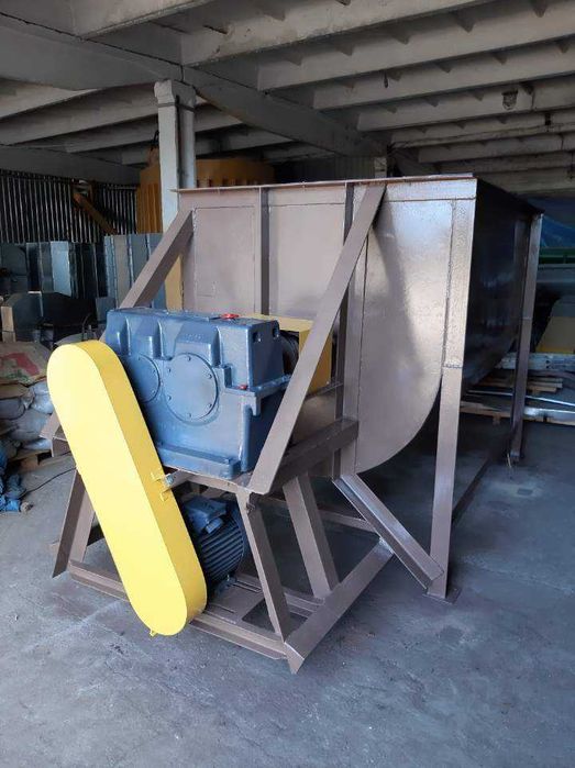 Mieszarka pozioma lemieszowa  15 Kw z zasuwką automatyczną