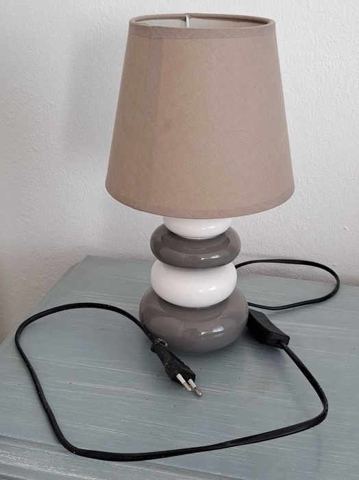 Vendo 2 candeeiros de mesa