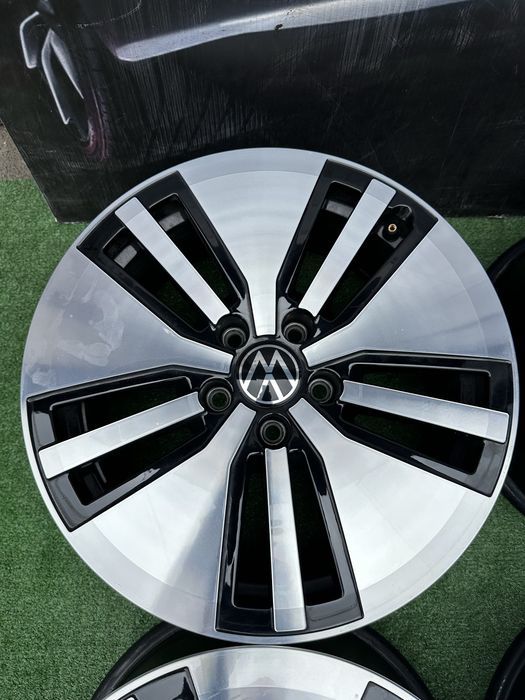 Диски  R17  5/112.  Vw e-Golf, Golf, Passat, Caddy .