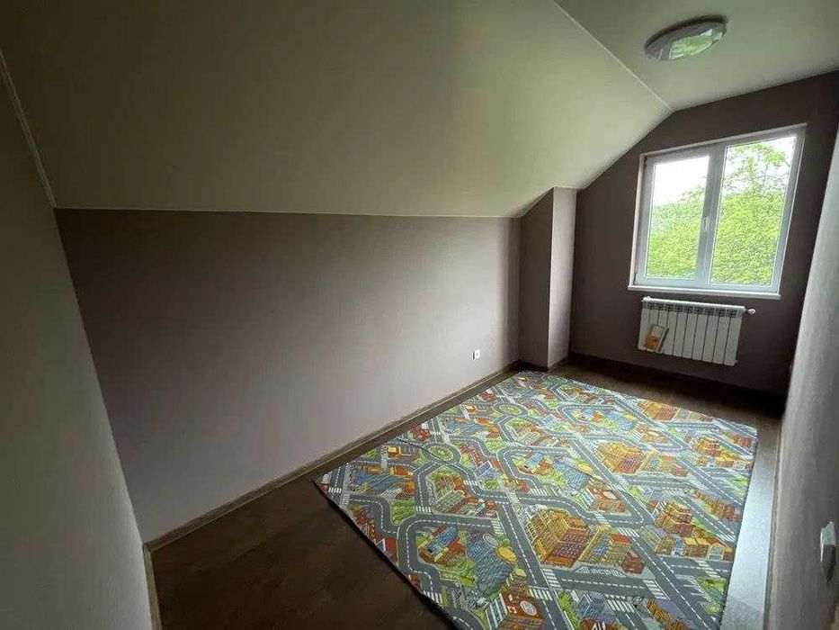 Продаж окремого  будинку з ремонтом. ділянка 6сот  поруч зі Львовом!