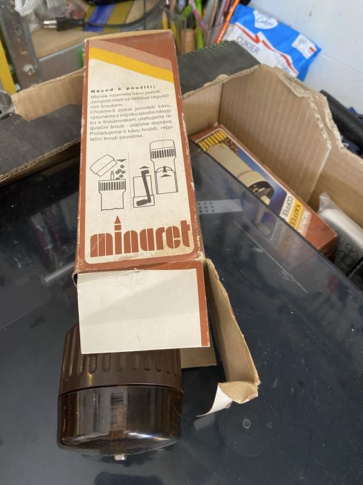 Młynek ręczny do kawy. Prl.