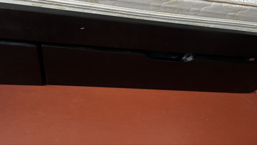 Ліжко односпальне